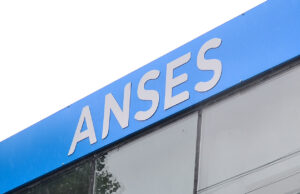 ANSES oficializó un aumento del 3,7% en jubilaciones y pensiones desde mayo