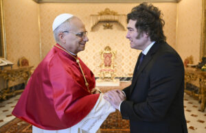 Milei se reunió con el Papa León XIV en el Vaticano: diálogo sobre pobreza, paz y una futura visita a Argentina