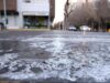 Hielo en las calles, caídas y alto ausentismo escolar por la ola polar